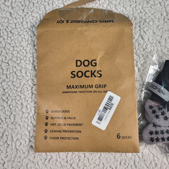 NEW Dog Socks 6 pack   size small - Picture 2 of 6